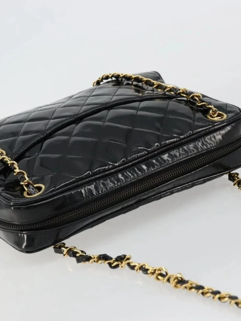CHANEL Matelasse Chain Shoulder Bag Patent leather Black Gold CC Auth 175899